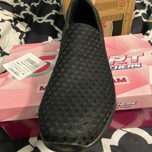 Sketchers memory foam Malvinas slip on size 8